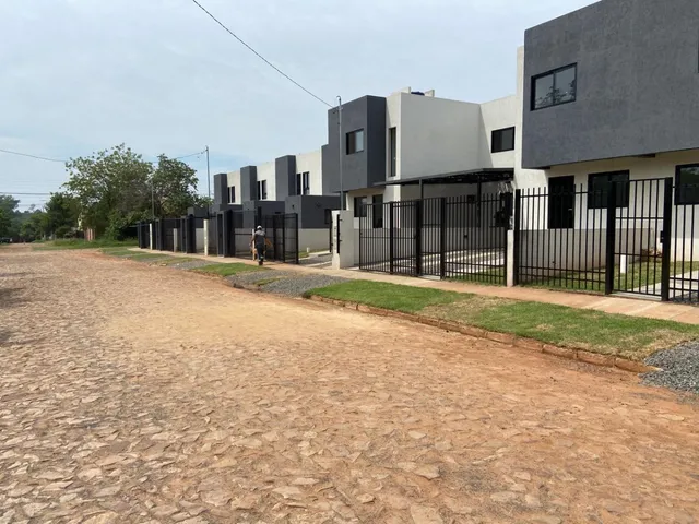  Dúplex Moderno En Venta  Laurelty, Luque | ¡confort Y Ubicación Ideal! 