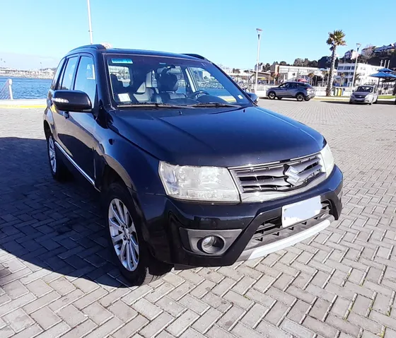 Suzuki Grand Nomade Glx Le Cuero 18 Pulg