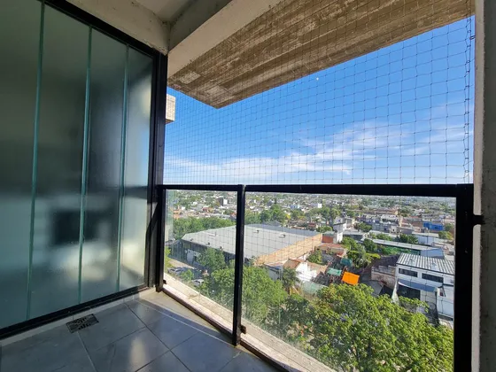 Semipiso 1 Dormitorio En Piso Alto, 2 Balcones, Cocina Indep., Estar Comedor Y Espacio Home Office