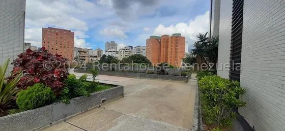 Apartamento En Venta El Rosal 22-2710 Lv
