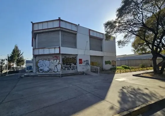 Local Comercial De 974 M2 En Joaquin Walker Martinez 1709 Qu