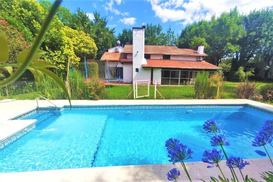 Venta Casa Quinta - Barrio Robles Del Monarca Pilar Pileta Parrilla Jacuzzi