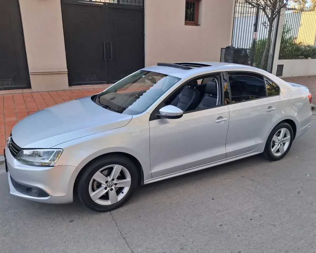 Volkswagen Vento 2.5 Luxury 170cv