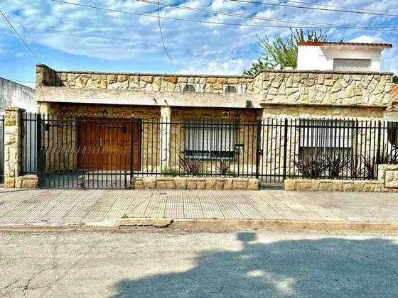 Casa En Venta En Haedo Norte