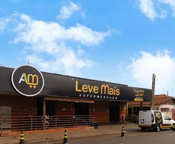Supermercado Leve Mais Localizado A 50 Metros Da Praça Central 