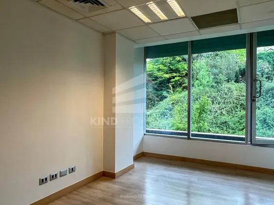 Arriendo | Oficina | Los Dominicos | Primer Piso | Ag