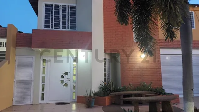 Se Vende Casa Tipo Townhouse En Guayana Country Club
