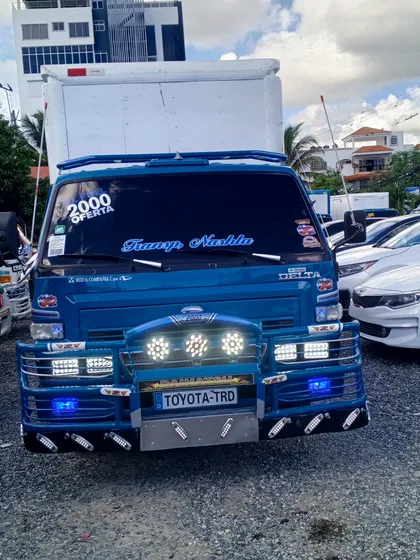 Daihatsu Delta Cama Larga 2000 Con Furgón Financiamiento Dis