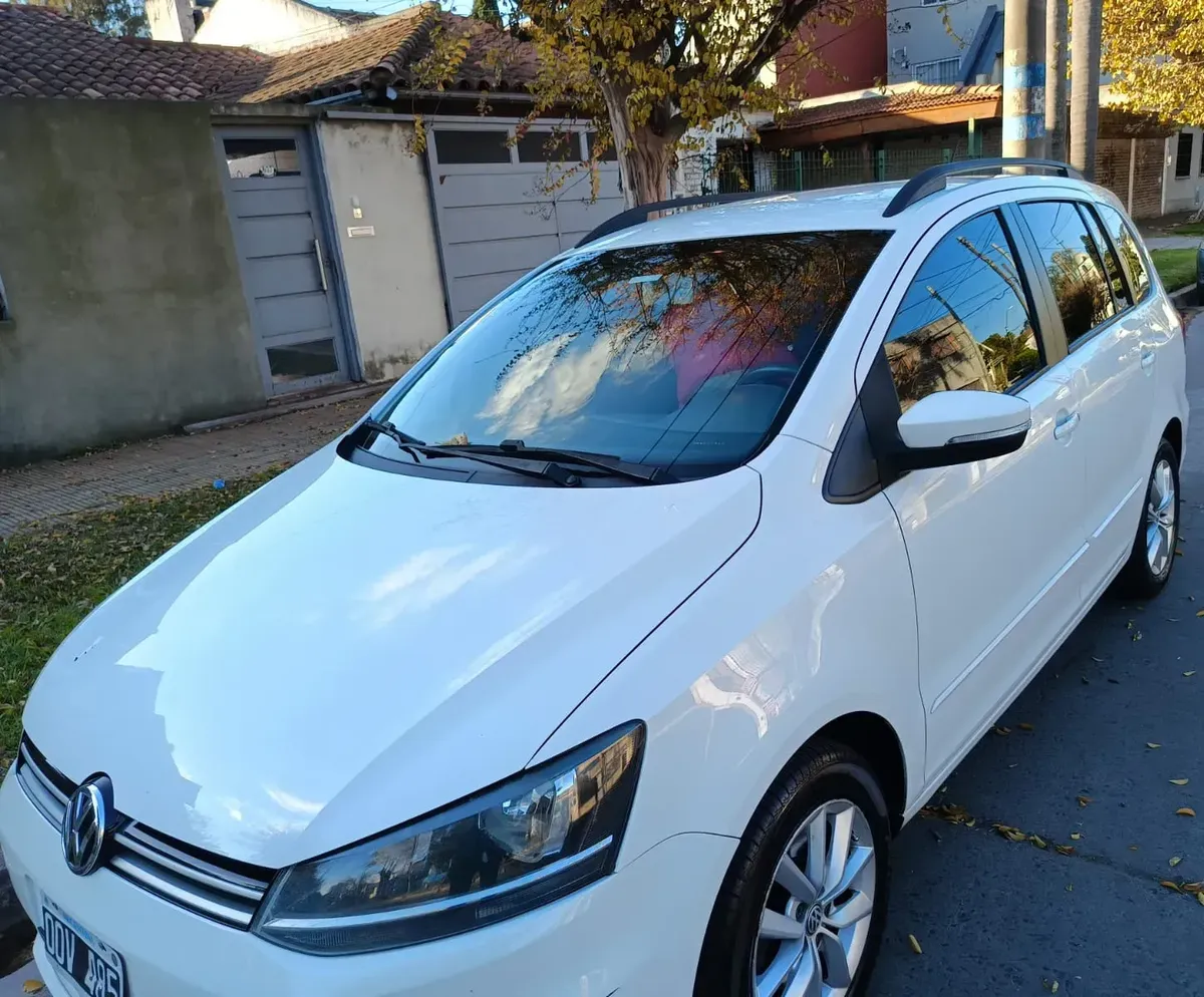 Volkswagen Suran 1.6 Highline 101cv