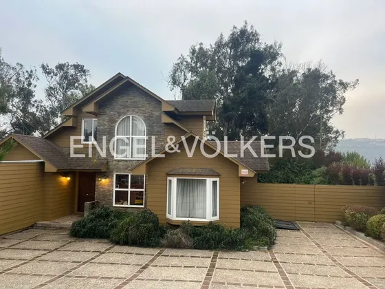 Casa Residencial Con Excelente Ubicación