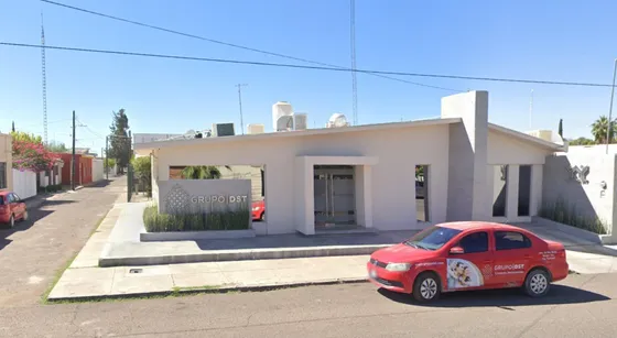 Casa De Un Nivel Con Excelente Ubicacion, 3 Recamaras, 2 Baños, 1 Lugar De Estacionamiento Con Uso De Suelo 