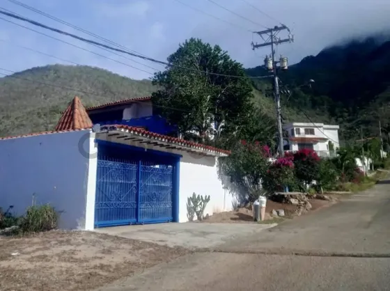 Bella Casa Tipo Campestre Con Vista Al Mar En El Cardon, Isla De Margarita