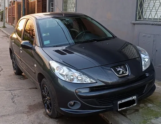 Peugeot 207 1.4 Active 75cv