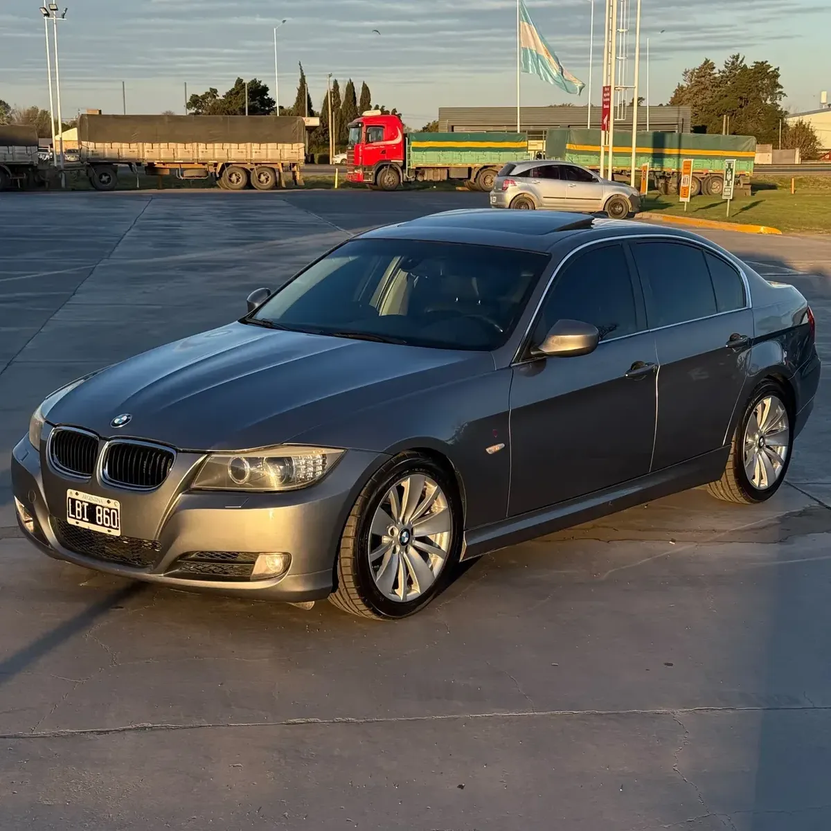 BMW 3 Series 3.0 330i Sedan Executive
