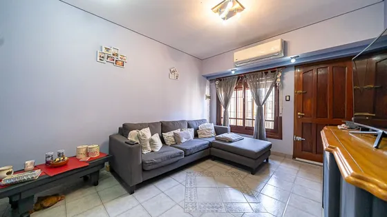 Venta Ph 3 Ambientes Con Patio Caseros Permuta 