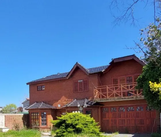 Casa En Venta - 4 Dormitorios 2 Baños - Mar Del Tuyú