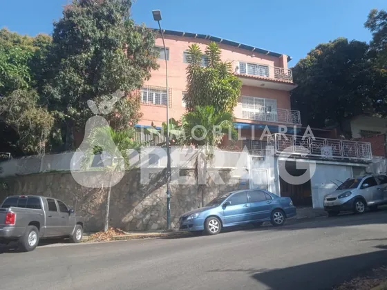 Venta / Casa/ Colinas De Santa Monica/ Terreno 551, 62m2 Y Construccion 860m2/ Ref 450.000