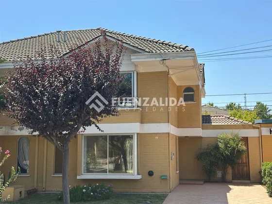 Casa En Venta De 4 Dorm. En San Bernardo
