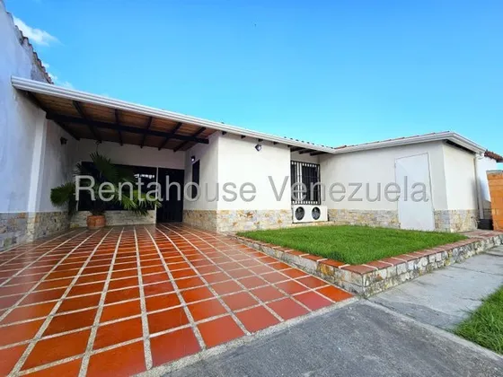 Casa En Venta Urb La Campiña Cabudare Codigo 2 5 1 2 2 0 5 Mildred, Casa  Con Vigilancia 24/7 Y Areas Recreativas Para Privado Con Vigilancia 24/7 Y Areas Recreativas Para Mayor Disfrute