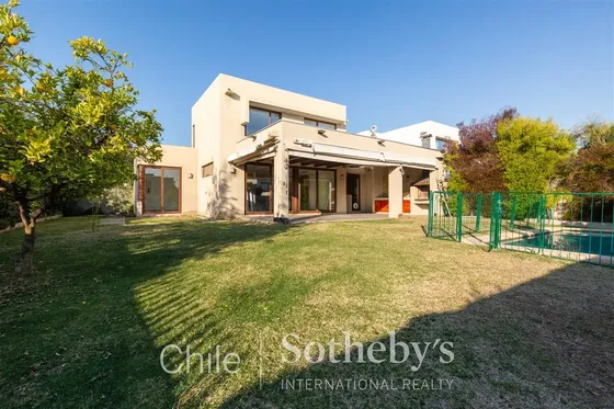 Casa En Venta De 3 Dorm. En Piedra Roja