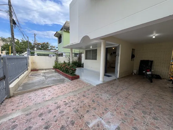 Casa En Venta En Lomas De Arroyo Hondo 