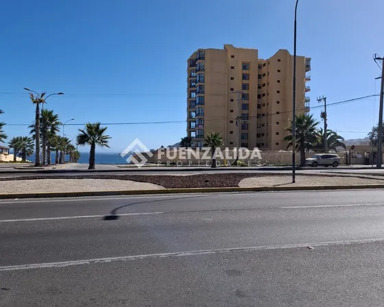 Departamento En Arriendo De 4 Dorm. En Playa La Herradura.