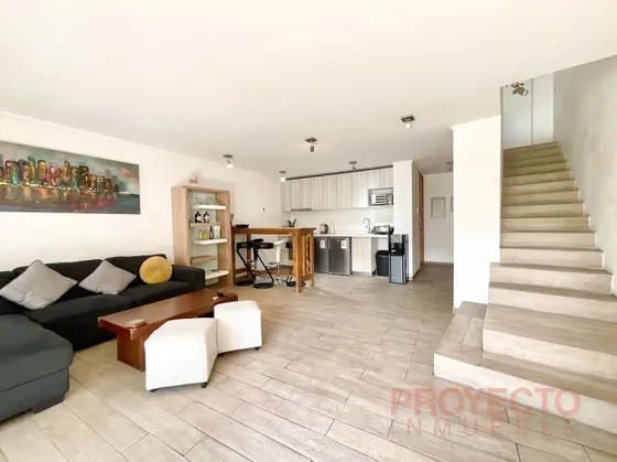 Duplex Amoblado / Ricardo Lyon - Luis Uribe