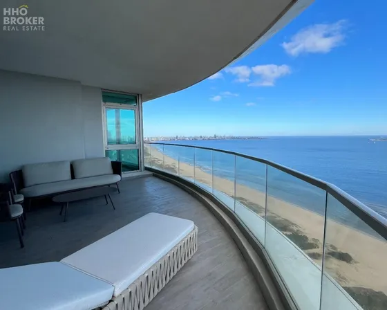 Departamento En Venta. Fendi Chateau. Playa Mansa. Punta Del Este.