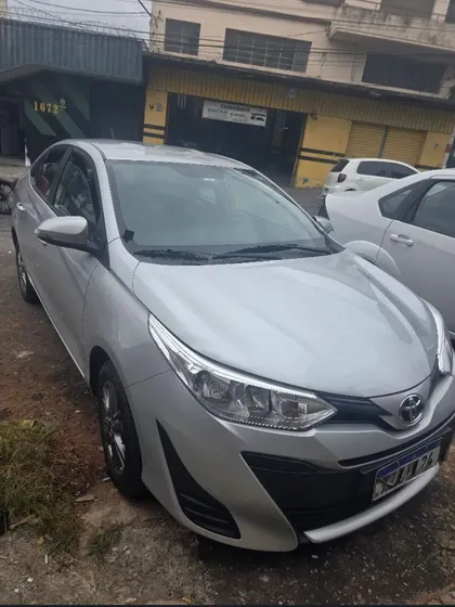 Toyota Yaris 1.5 Xl Plus Connect 16v Cvt 5p