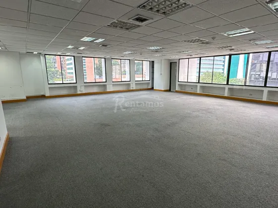 Oficina En Arriendo En El Poblado. Cod A775949