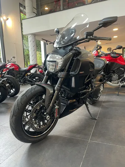 Ducati Diavel Carbon