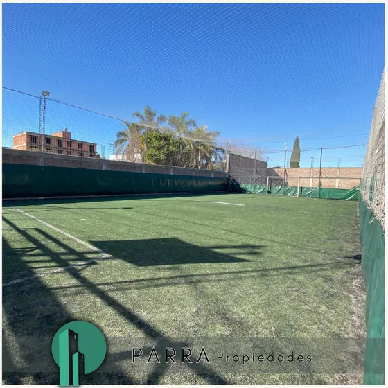 Lote Con Canchas De Futbol 5 De Cesped Sintetico En Florencio Varela