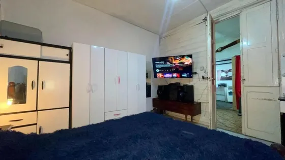 Casa En Venta - 2 Dormitorios 2 Baños - 233mts2 - Lanús Oeste