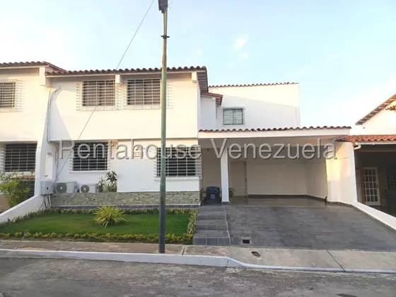 Maritza Lucena Vende Esta Amplia Y Moderna Casa Ubicada En Urbanismo Privado En Cabudare, Remodelada Con Acabados De Primera, Cocina Moderna, Planta Eléctrica, Tanque Subterráneo, Vigilancia 24/7.