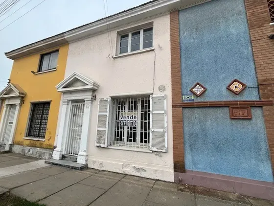 Casa 2 Pisos, Pareada A Pasos De Libertad