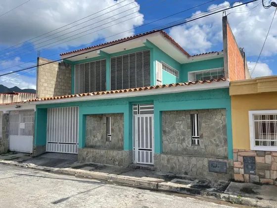 Annic Coronado Vende Casa En Valle Verde De Dos Pisos En San Diego, Con Pozo De Agua. Cód. 340014