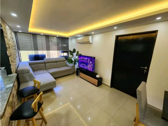 Vendo Apartamento 92m2 Colinas De La Tahona 7143