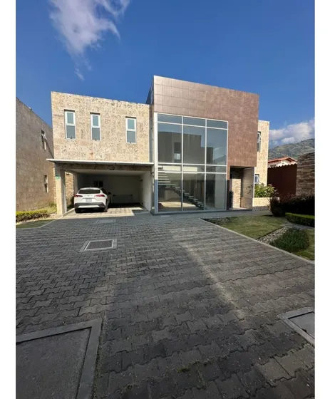 En Venta Loft En Gris En La Urb. La Mara Merida Ve25-003mrd-cper