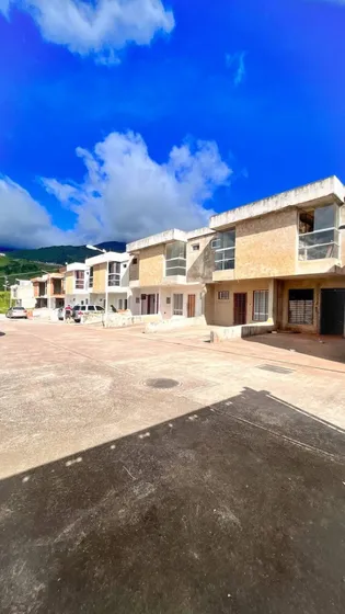 Casa En Venta En Obra Gris En La Urbanización Cantarrana Suite Rn