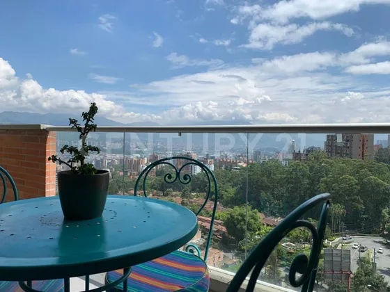 Venta Apartamento En Transversal Intermedia, Envigado.