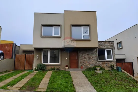  Tu Futuro Hogar En Temuco: Espaciosa Y Acogedora 