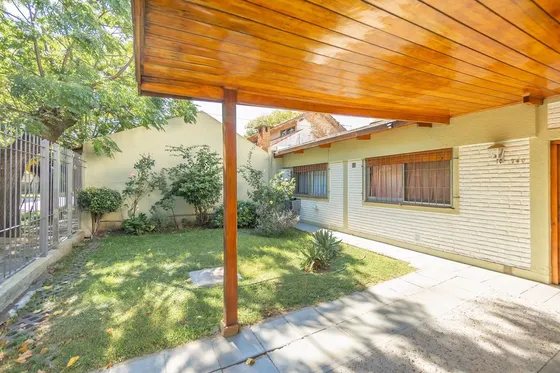 Venta Casa En Temperley Pileta Quincho 