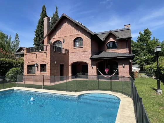 Casa En Venta 4 Dormitorios En Saint Thomas Sur