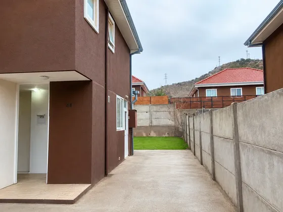 Arriendo | Amplia Casa Familiar 3d + 3b | Est./ Puente Alto