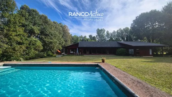 Casa En Venta De 6d 5b Con Piscina En Angachilla, Valdivia