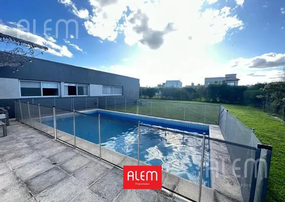 Casa En  Venta En Barrio Privado Don Joaquin Canning