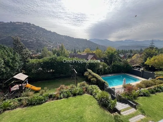 Casa En Condominio En Arriendo De 6d/4b. Lo Barnechea