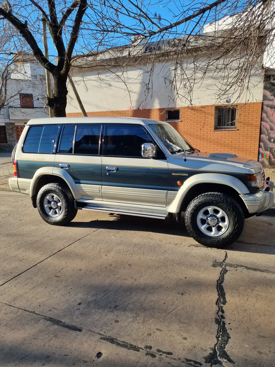 Mitsubishi Montero GLS