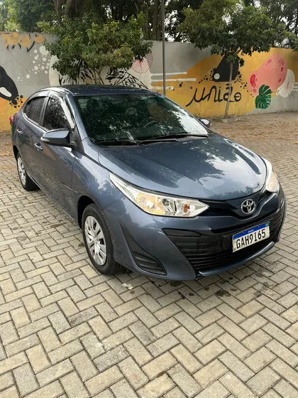 Toyota Yaris Sedán 1.5 Xl Live 16v Cvt 4p