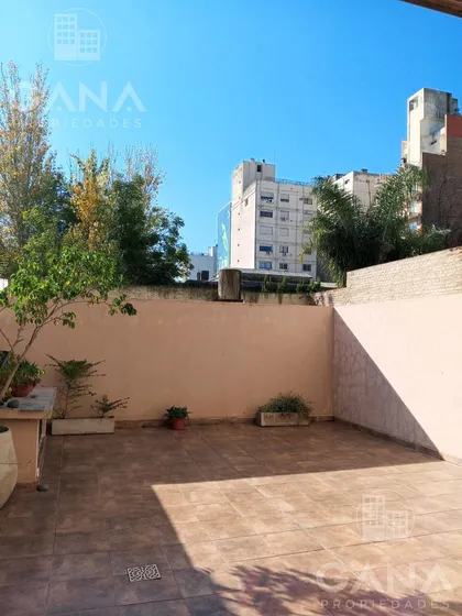 Departamento Venta 2 Dormitorios Con Gran Patio En Barrio Lourdes